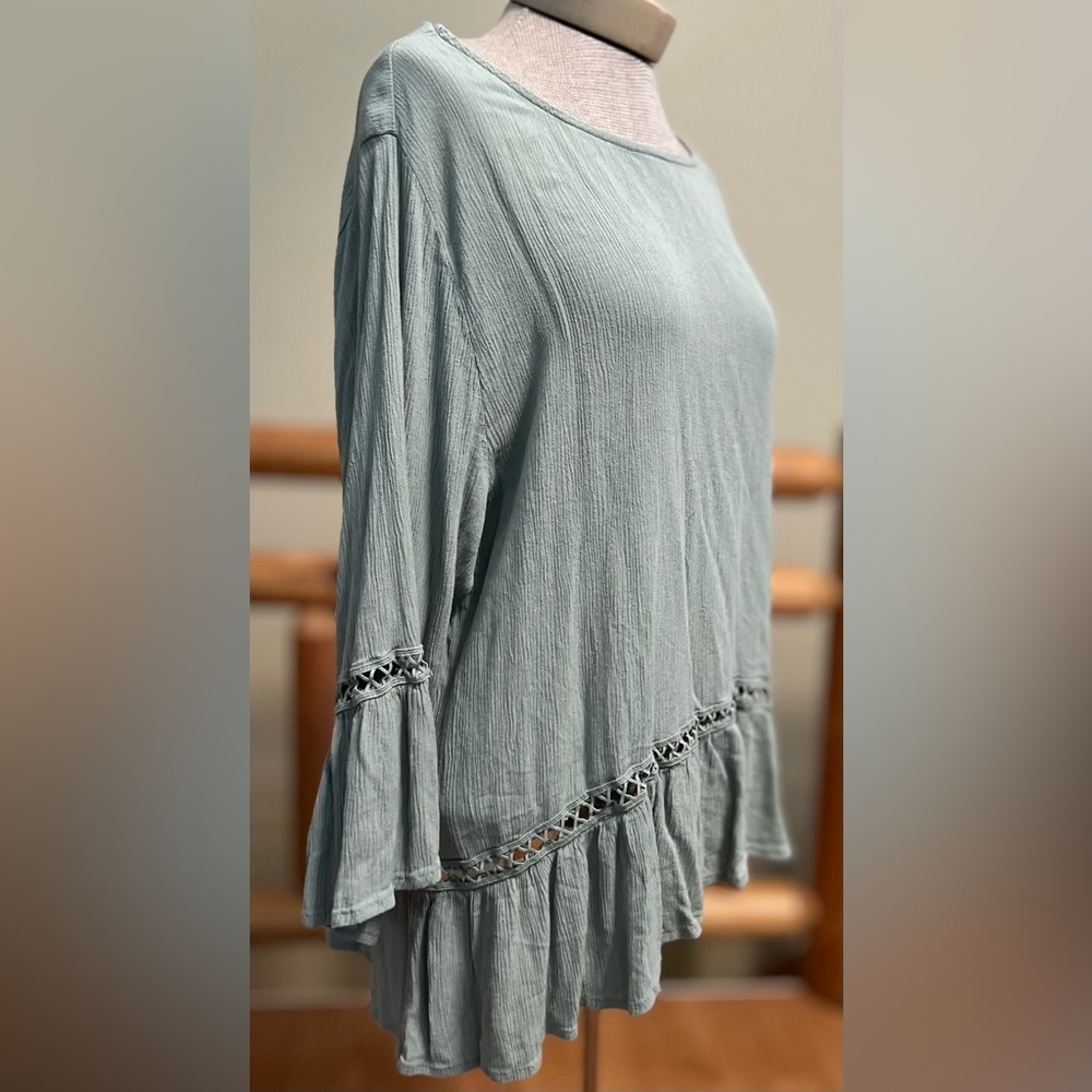 Bobeau Boho Peasant Top - Picture 3 of 8